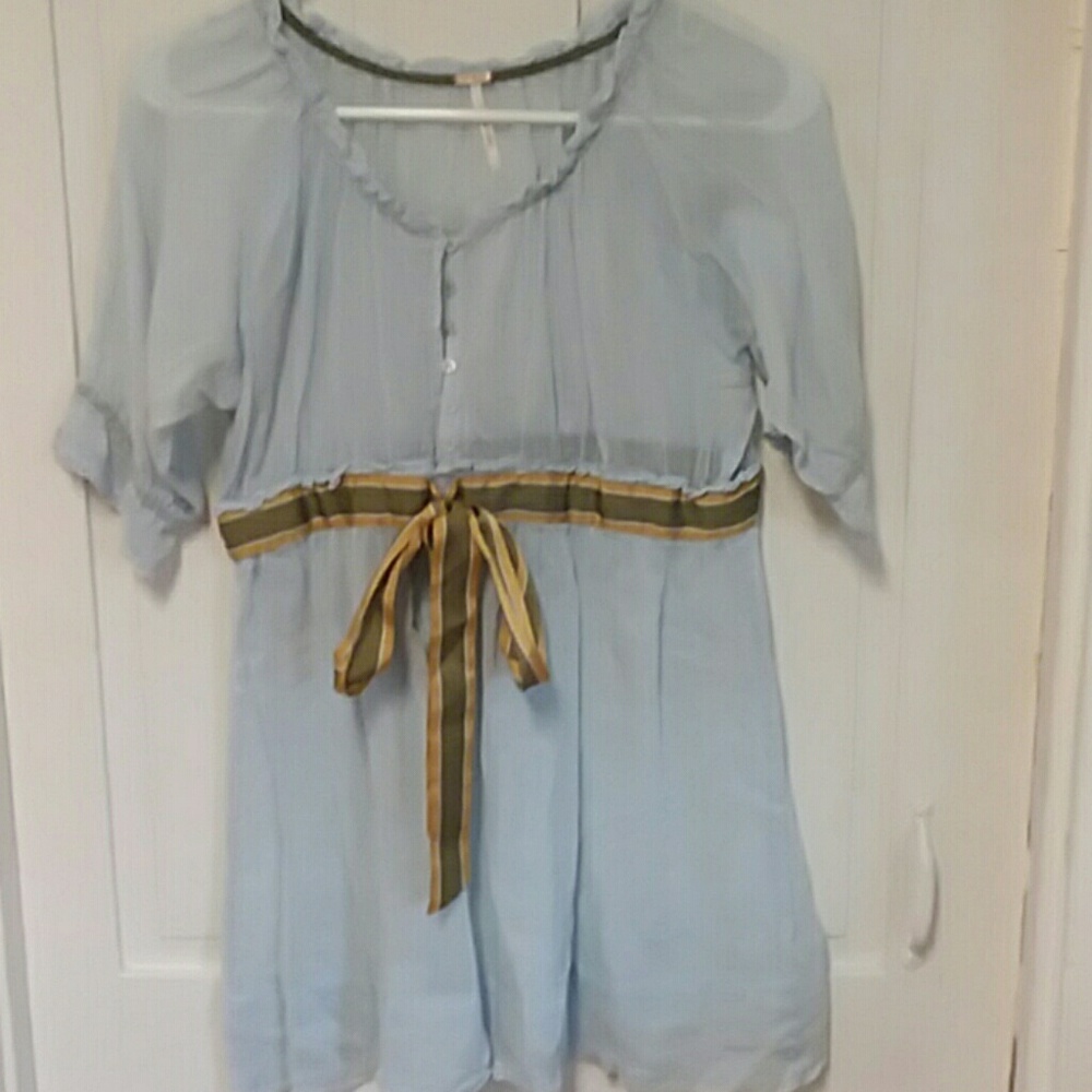 Like NEW! Free People free flowing baby blue top